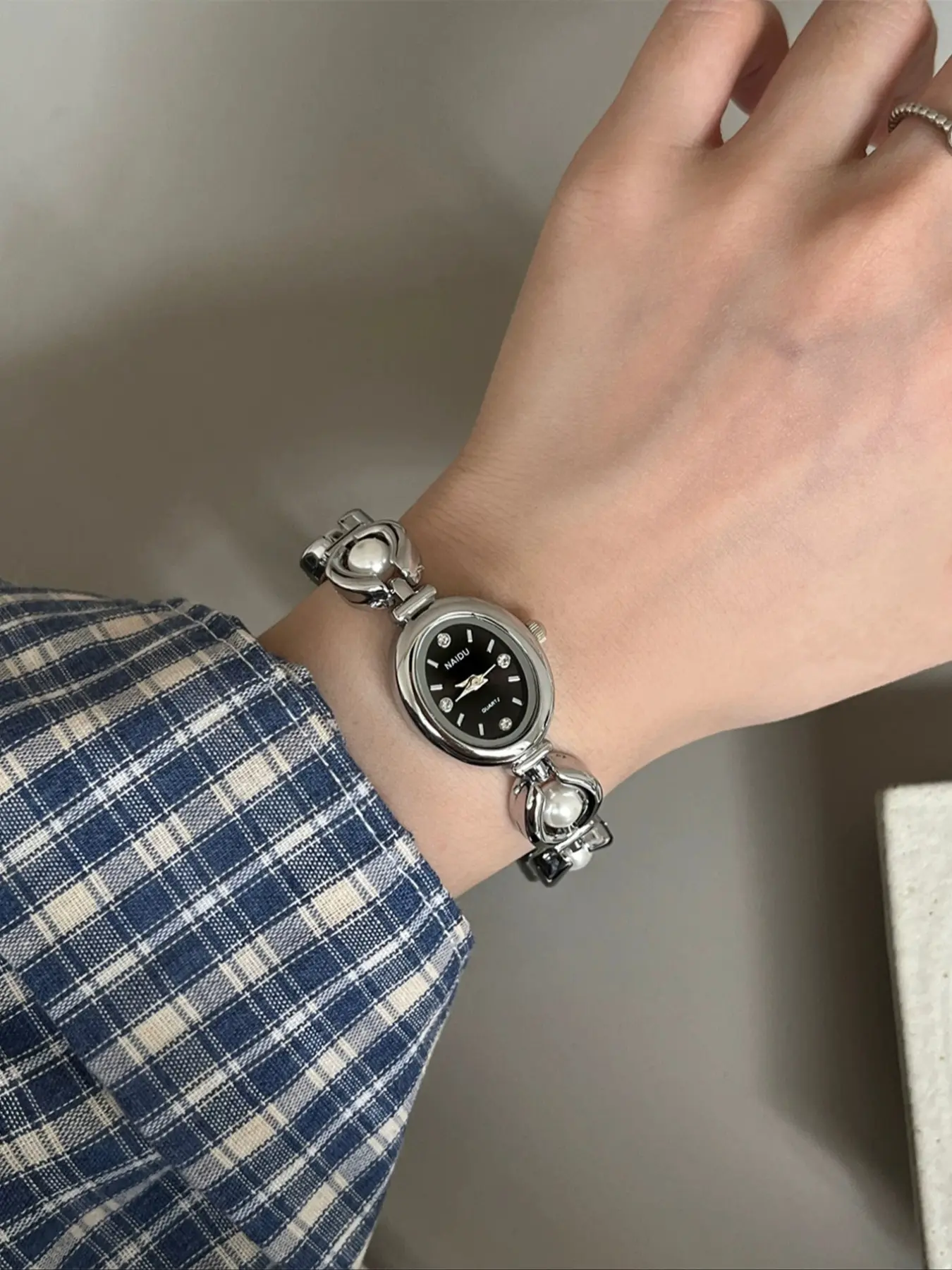 Women's Quartz Watch Elegant Fashion Light Luxury Round Dial Pearl Strap Crystal Markers Quartz Movement Quartz Analog Watch Fashionable Stylish Watch Modern Fashionable Wristwatch Perfect Gift for Christmas Thanksgiving