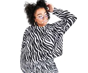 Nike Icon Clash Crew Womens Active Sweatshirts