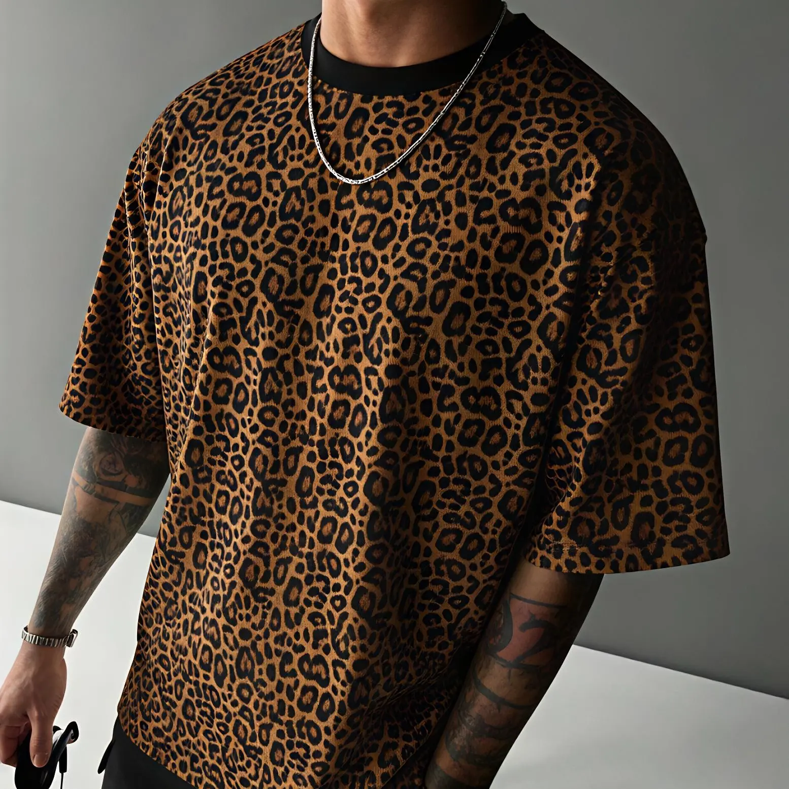 Men's Casual Leopard Print Round Neck Short-Sleeve T-Shirt - Menswear Top, Daily Breathable Knit Fabric, Summer Style, Digital Print No Texture