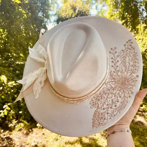 Custom burned hat | hand Burned hat | customized wide brim hat | branded wide brim hat | burned felt hat | western hat | Nashville style hat | concert outfit | country music outfit | Fort Worth outfit | cowboy hat | cowgirl hat | felt hat | etched hat | b