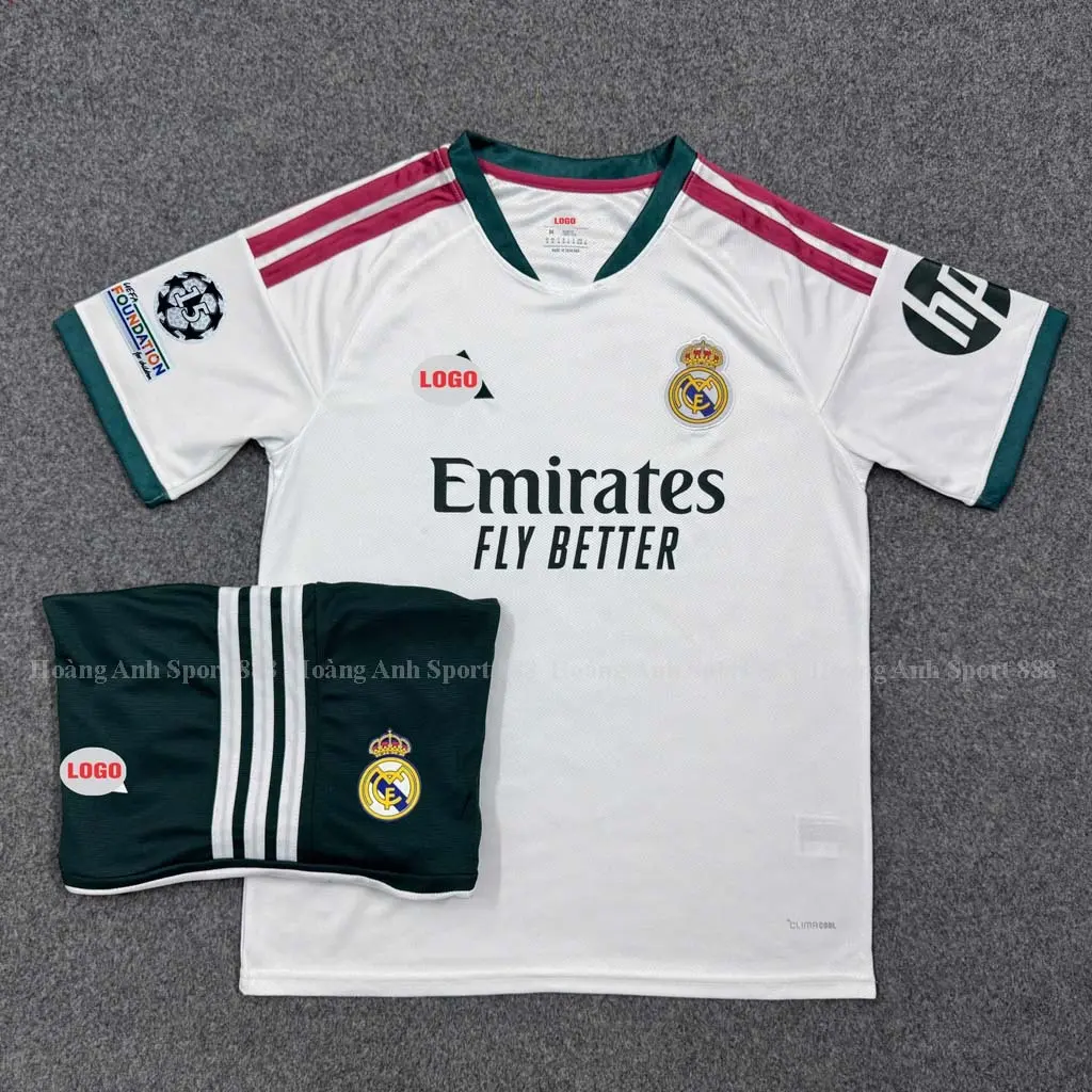 White Athletic Soccer Outfit – Lightweight Football Shirt & Matching Shorts, Breathable Sportswear for Active Play