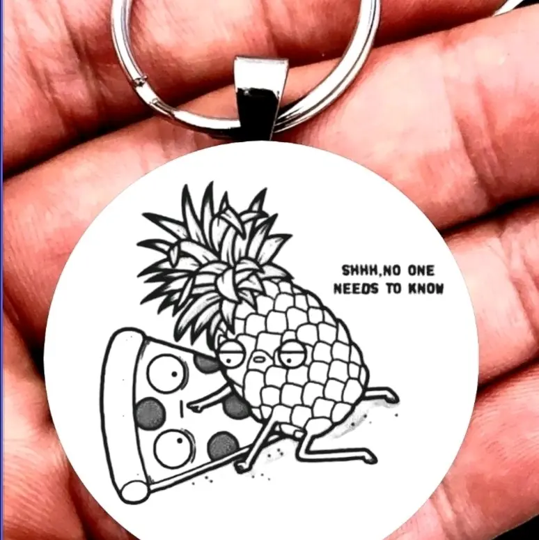 pineallple on pizza topping hot funny Keychain