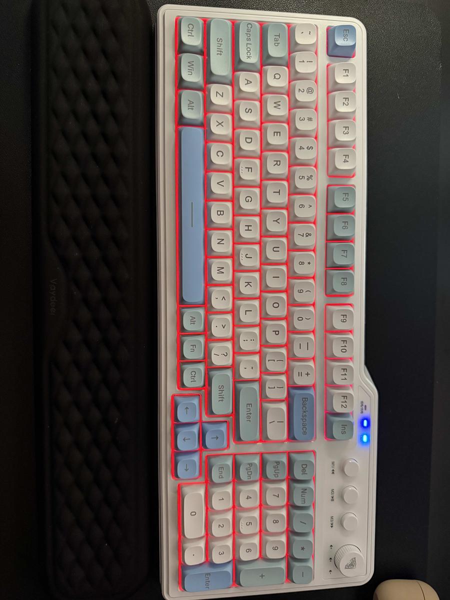 Item: Light blue + white + blue., 1pc