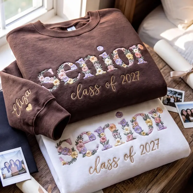 (Leave a note) Personalized Floral Senior Crewneck Sweatshirt, Embroidered Class of 2027 Pullover, Custom Name