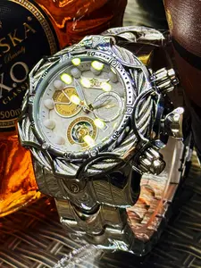 Luxury Giant Men's Watch, Stylish Watch, Quartz Movement, Analog Face, Metal Case, Punk Style, Buckle Closure, All Seasons, Collectible