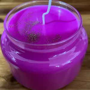 Raspberry & vanilla candle, made with coconut and soy wax