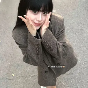 Women's Notched Lapel Wool Coat Single Breasted Pea Coats Winter Wool Blend Blazer Jacket