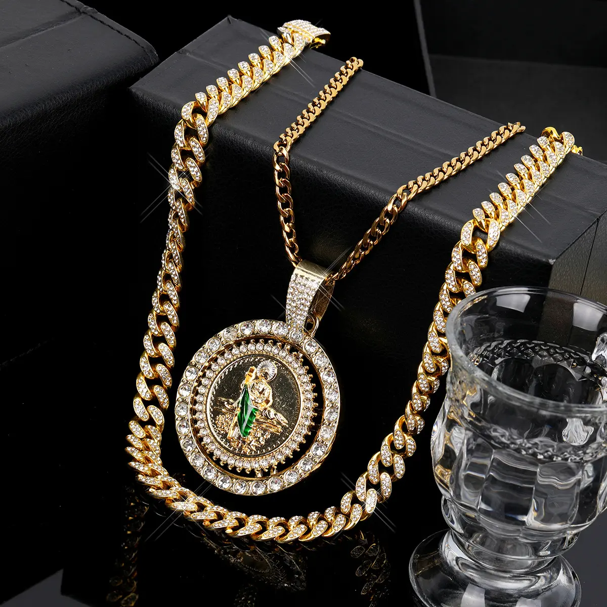 Unisex 2Pcs Ethnic San Judas Tadeo Pendant Necklaces with Cuban Chain, Hand-Set Rhinestones Religious Jewelry for Adults, Easter, Daily Wear, Holiday Gift, Meaningful Religious Gift, Auspicious, Metal Coating, Radiant Luster, High-Density Zinc, Solid Meta