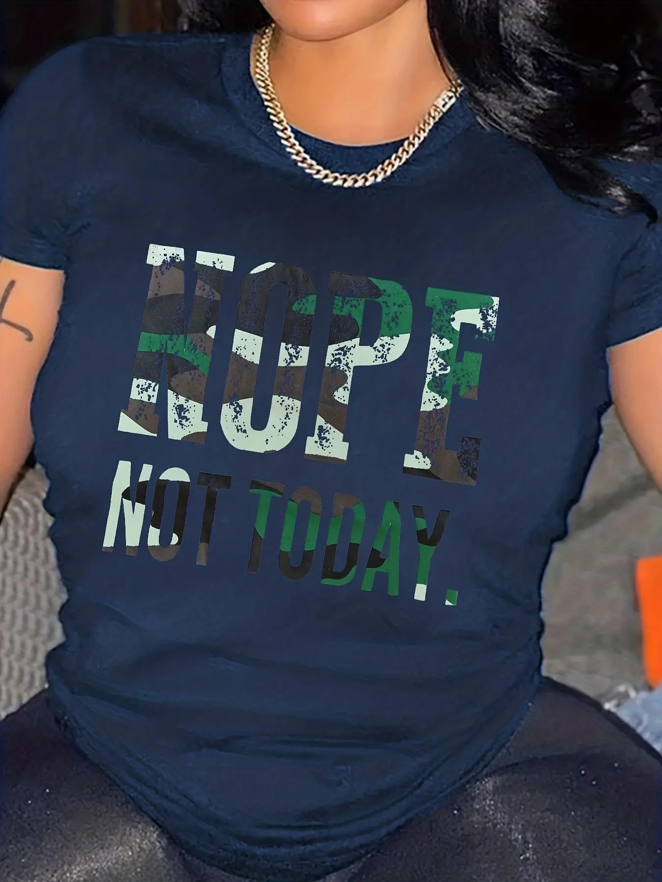 Women's Letter & Camo Print Round Neck Jersey Fabric Tee, Trendy Casual Streetwear Fitted Graphic Short Sleeve T-Shirt for Daily Wear, Ladies Summer Outfit, Casual Letter Pattern