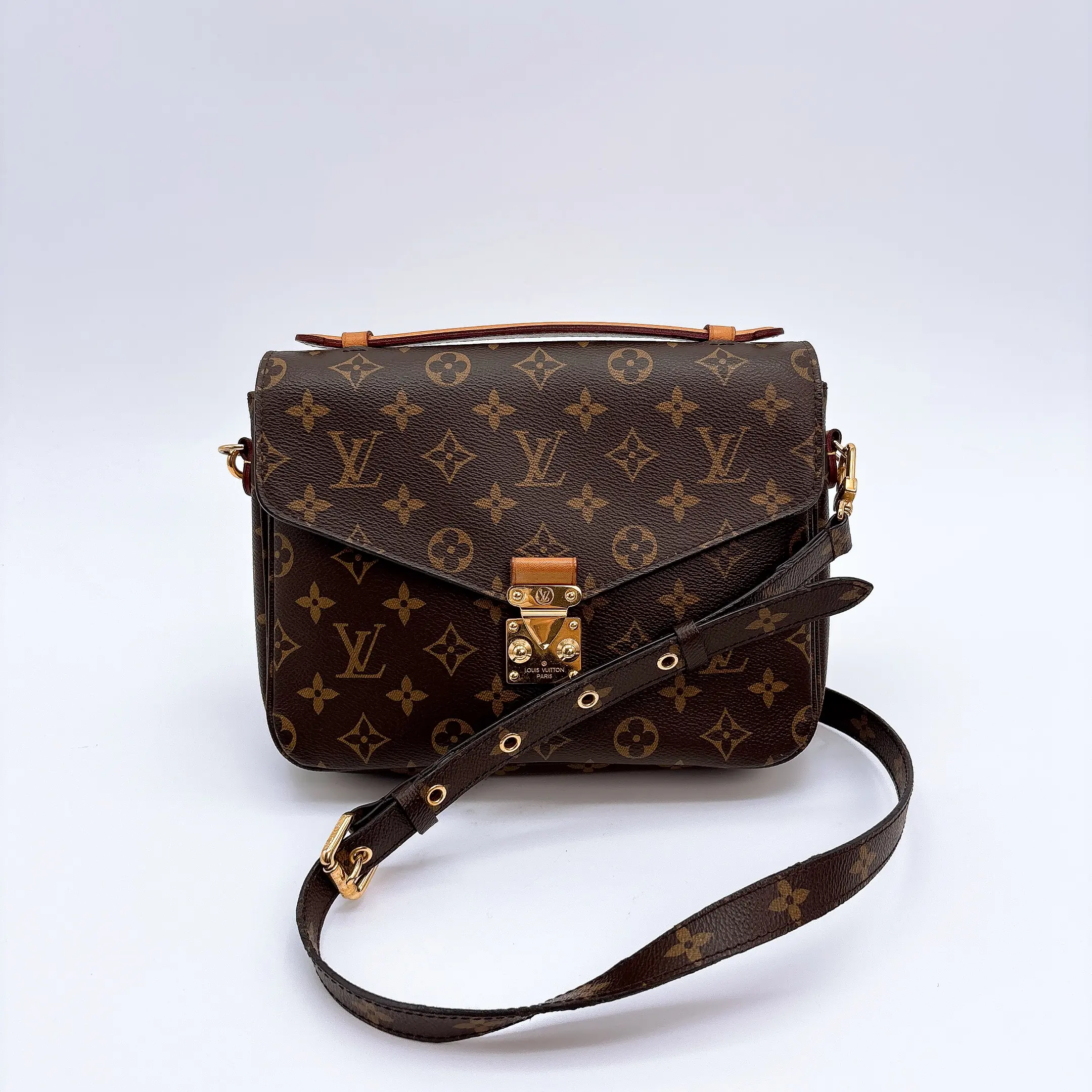 Pre-owned Louis Vuitton Monogram canvas Crossbody bags Pochette Métis in the classic Monogram Canvas