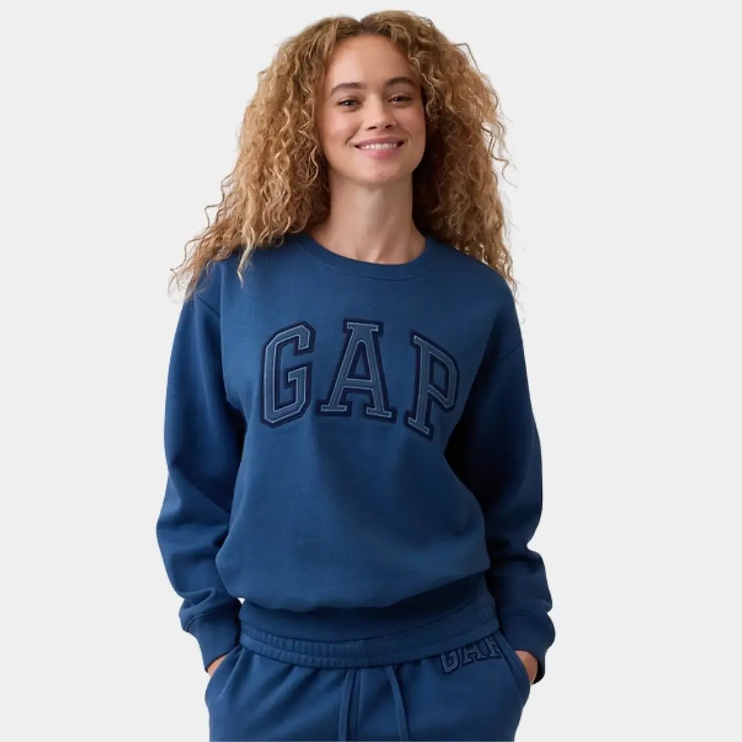 GAP Logo Sweatshirt - Soft Fleece Dropped Shoulder Long Sleeves Banded Cuffs Crewneck Straight Fit