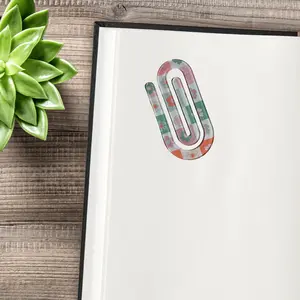 🌼 Checkered Flowers Jumbo Acrylic Paper Clip – Retro Cute Desk Accessory