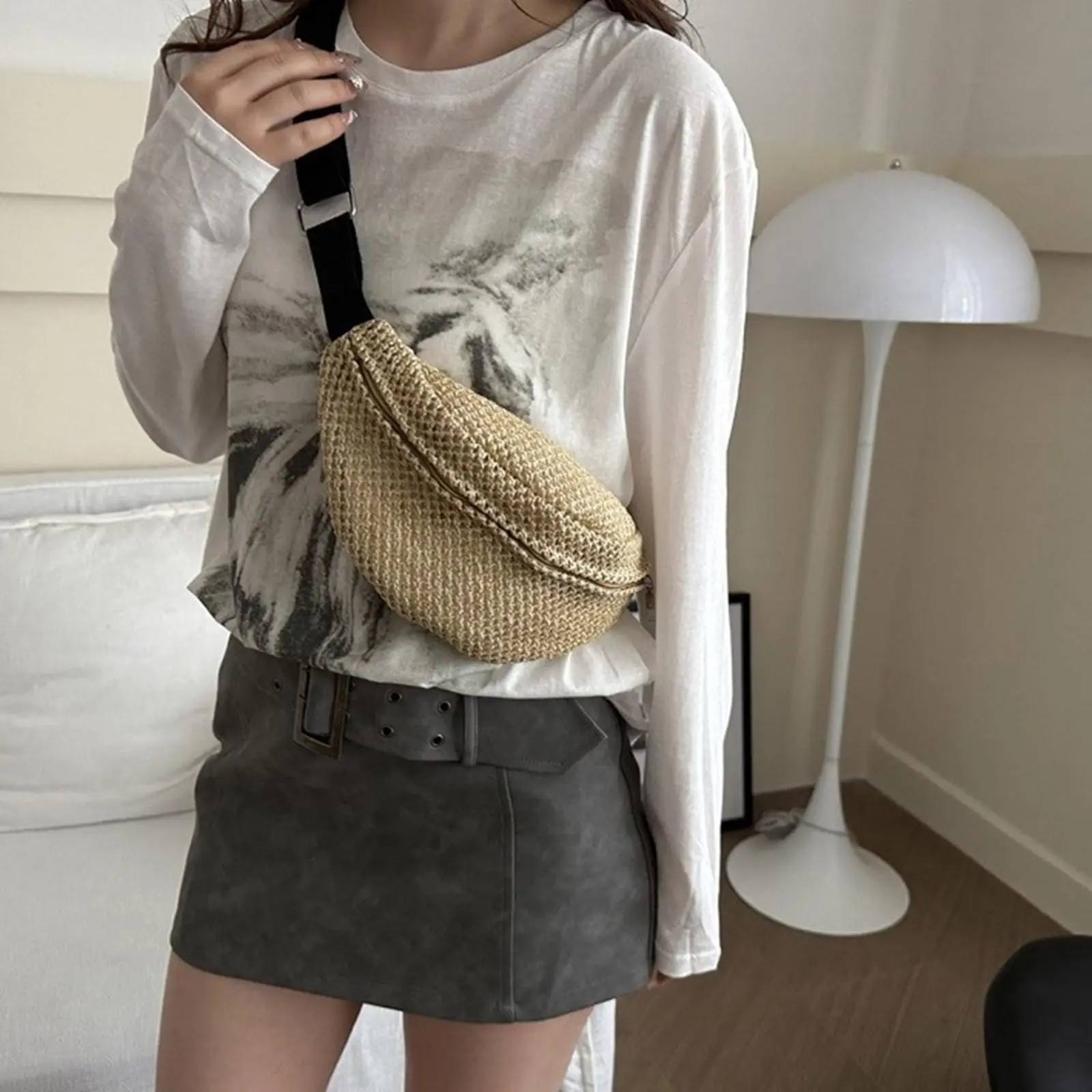 Women's Natural Straw Woven Basket Weave Crossbody Bag - Casual Lightweight Convertible Fanny Pack with Adjustable Strap for Beach, Travel, Belt-Mounted Women's Fanny Packs & Belt Bags, Buckleless Women's Fanny Packs & Belt Bags