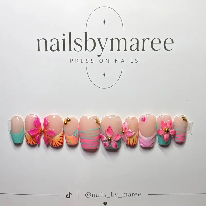 NailsByMaree Press On Nails - Floral Design with Gold Accents - Perfect for Everyday Wear