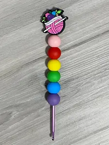 Crochet Hooks With Silicone Bead Focal Beads for Crochet Enthusiasts Rainbow Beads Included Ideal for Various Projects Enhance Your Skills