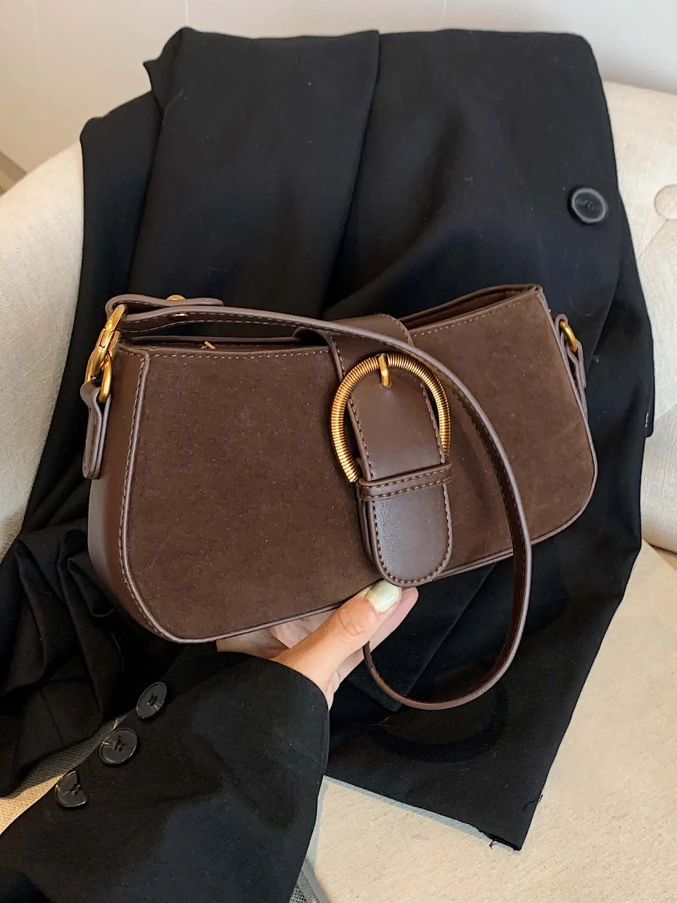 Retro-style metal buckle hand shoulder bag, small, a design with adjustable shoulder strap and available in multiple colors, suitable for daily commutes, shopping trips, Casual crossbody bags, Fashion crossbody bag, Fashion crossbody handbag