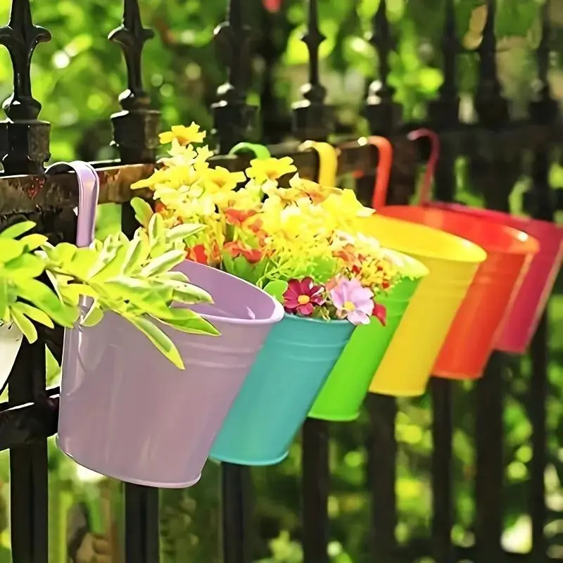 Hanging Flower Pot, Decorative Hanging Flower Pot with Hook & Drain Hole, Detachable Hanging Plant Pot for Balcony, Wall, Fence, Hanging Planter, Outdoor Planters, Decorative Garden Pots, Hanging Planters For Outdoor Plants