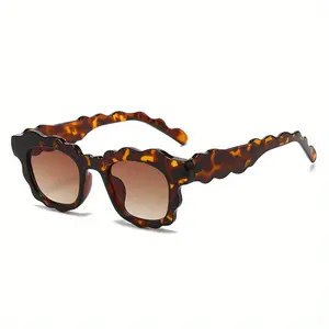 Women’s stylish sunglasses with cloud wave design, fashionable and versatile, available in multiple colors, includes glasses case and cleaning cloth