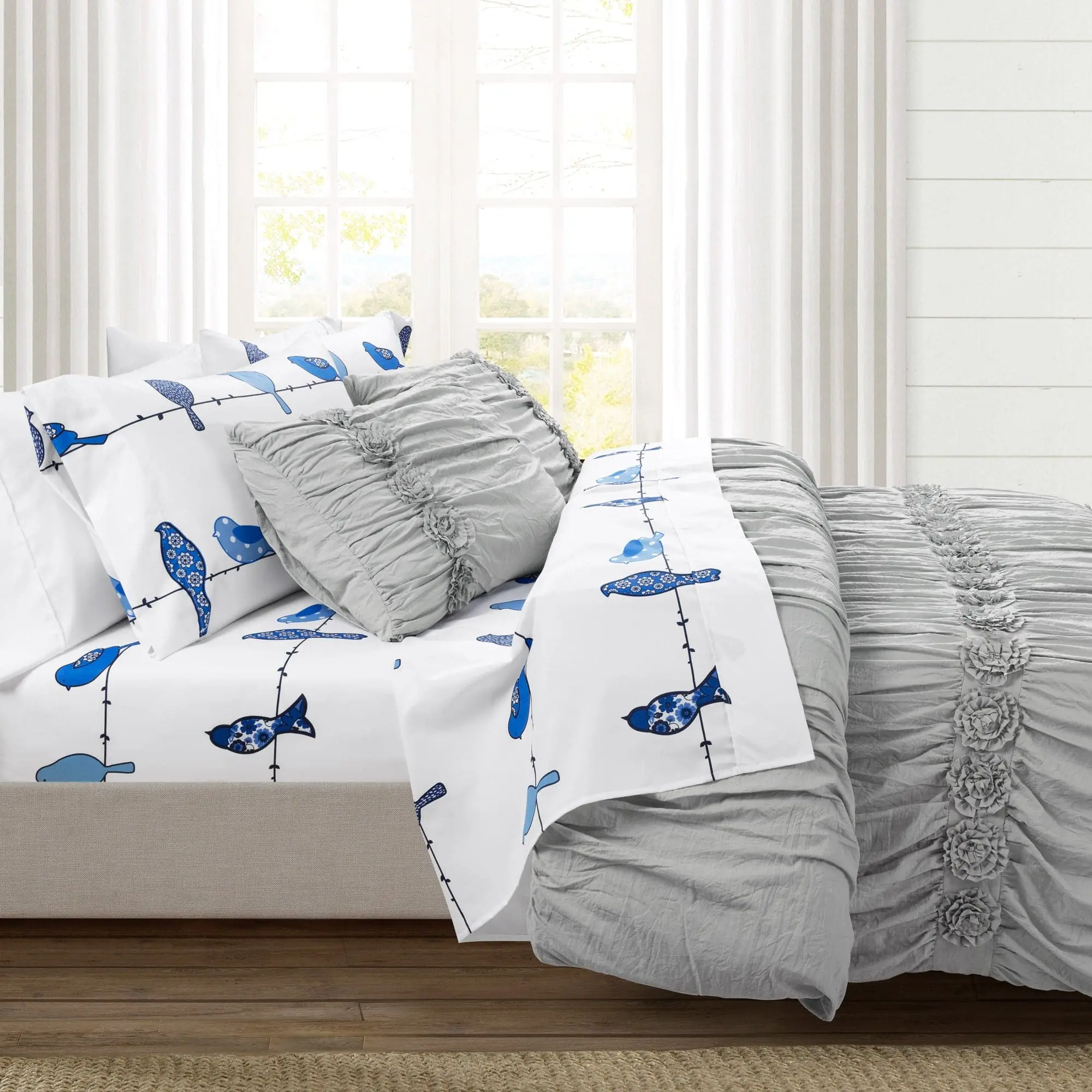 Lush Decor Rowley Birds 6 Piece Soft Sheet Set with Birds Design, Includes Pillows and Blanket, Ideal for Crib and Bed Use