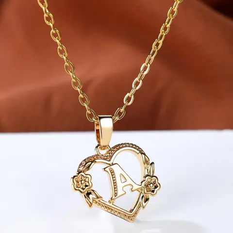 Mother's Day Gift Vintage Letter Detail Heart Pendant Necklace for Women for Gift, Elegant Stainless Steel Flowers Decor Necklace Jewelry, Female Classic Fashion Accessories for Daily, Heart Design Necklace