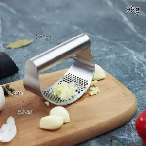 430 Stainless Steel Garlic Press Ring-Type Mincer Household Peeler Crusher Multifunctional Masher 10.7cm x 6.5cm x 5.1cm