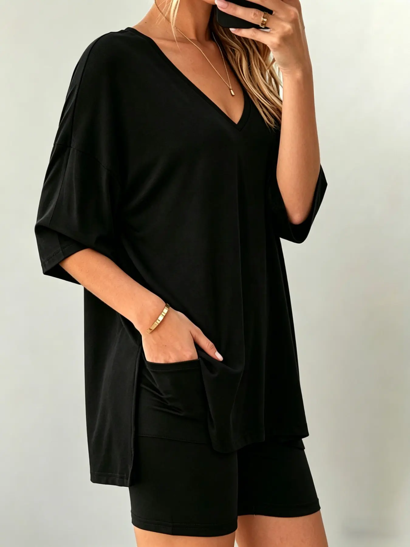 Summer Women's Sporty Outdoor Pajama Set, Loungewear, Loose-Fitting Short Sleeve Shorts, Elegant All over Print, Comfortable and