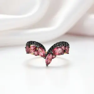 V-Shaped Cluster Garnet Nano Spinel Ring