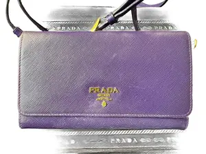 Pre-owned PRADA Saffiano Leather Crossbody Bags Purple Crossbody Bag Iconic Design for Everyday Use Versatile Fashion Crossbody Bags
