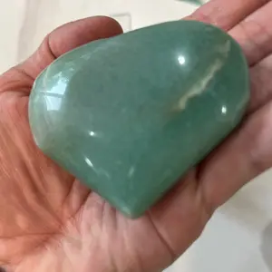 Abundance crystals - green aventurine - emotional healing properties, green aventurine enhances one's sense of optimism, self-confidence, and motivation.