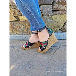 Mandys black//Mexican huarache//Mexican wedge sandal//Mexican heels//Huarache mexicano//Mexican sandal//Open toe wedges//wide feet friendly