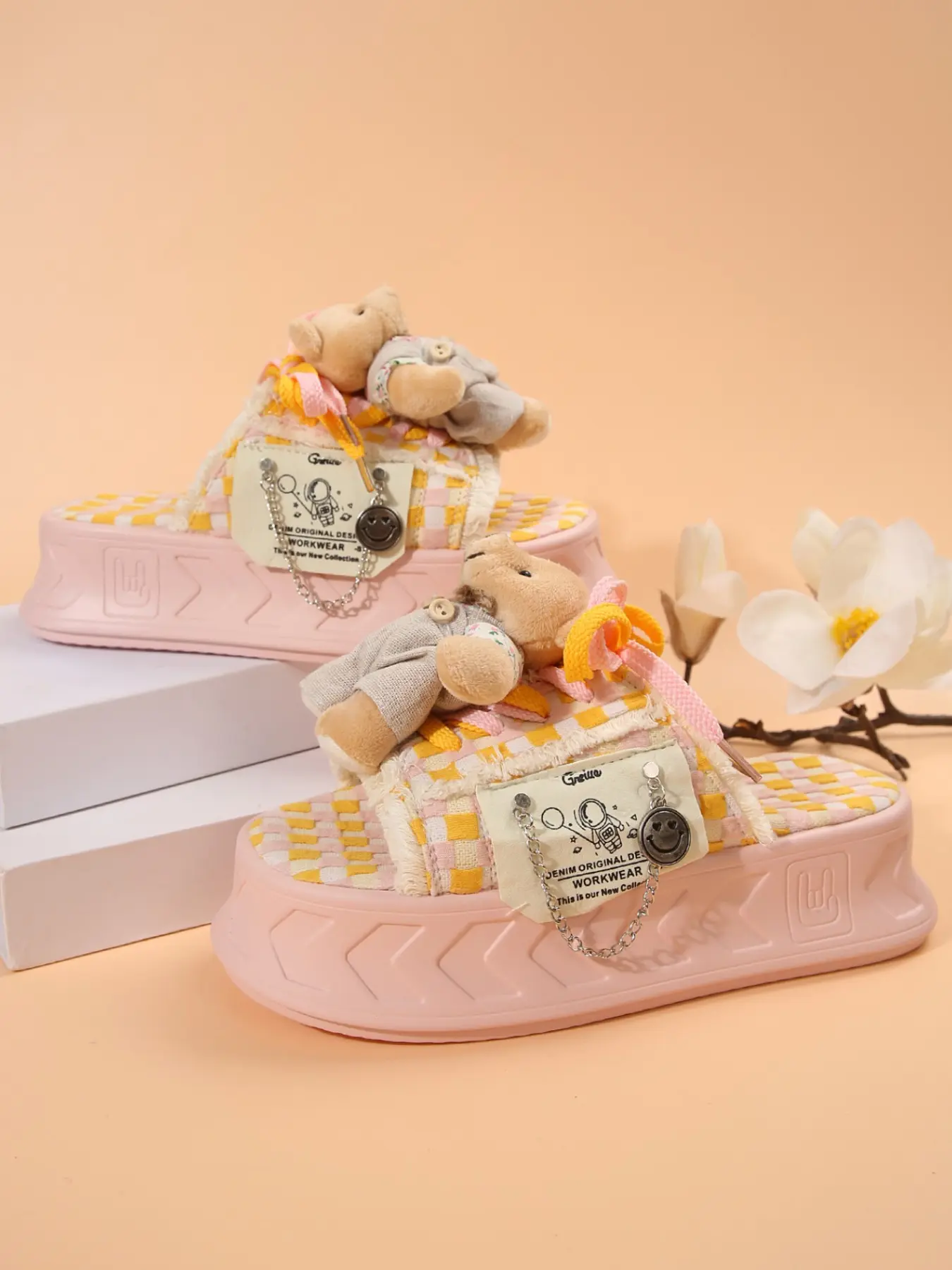 New Cute Teddy Bear Plush Decoration Checkered Thick Sole Rubber Sandals for Women, Outdoor Toe-Exposed Fashion Slippers, Stylish Summer Shoes, Slide Slipper