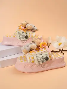 New Cute Teddy Bear Plush Decoration Checkered Thick Sole Rubber Sandals for Women, Outdoor Toe-Exposed Fashion Slippers, Stylish Summer Shoes