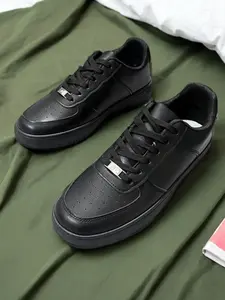 Unisex All-Black Leather Perforated Casual Athletic Sports Shoes, Sneaker, Athletic Sneaker Footwear: Daily Sports Comfort, Leather Upper, Perforations, Lace-Up Wear, Comfortable Foot Feel, Wear-Resistant Sole. Ideal for Commute & Light Sports.