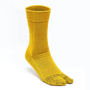 Fluffy YUBI Tabi Socks