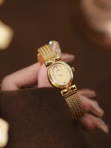 Vintage Oval Ladies Watch, Trendy Wheat Strap, Precise Quartz Movement, High-End Women's Watch, Perfect Gift, Elegant Time Accessory, Quartz Wristwatches