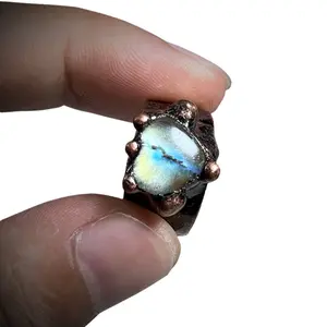 Natrual Irregular Labradorite Gemstone Ring Vintage Bronze Adjustable Ring Unshaped Original Raw Stone Ring Gift For Women Man Girl Boy Party Accessory Jewelry Gift For Bithday Anniversary Christmas Hallowmas Fashion Ring
