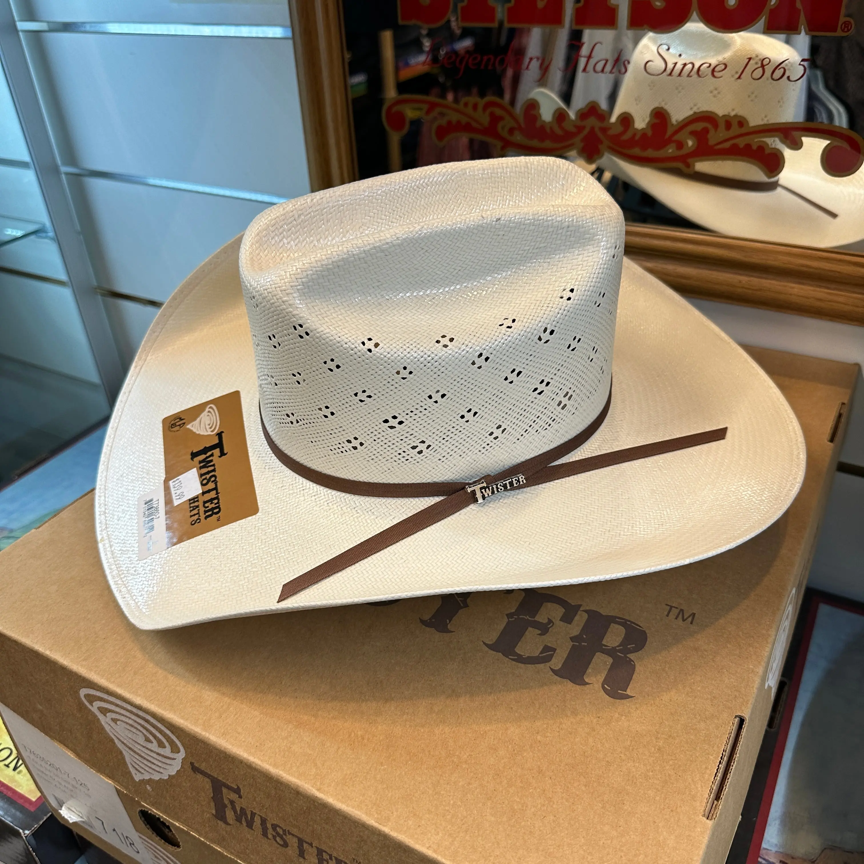 Twister - 20X Shantung (Cattleman Crown) T73860