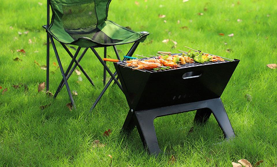 Portable Barbecue Grill Foldable BBQ Grill Outdoor Charcoal BBQ Grill Camping Picnic Barbecue Accessories BBQ Tools