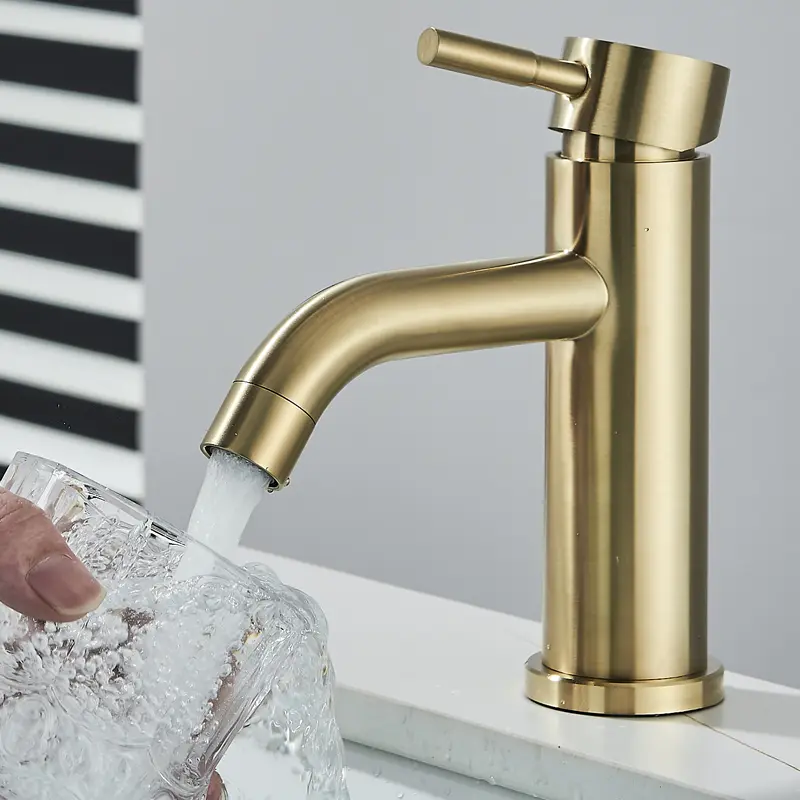 Brushed Gold Single Handle Bathroom Sink Faucet Single Hole Deck Mount Hot Cold Water Mixing Tap Modern Short Curved Spout Vanity Basin Tap Luxury Apartment Hotel High End Bathroom Renovation Washroom Decor Fixture