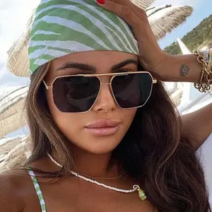 Square Metal Frame Sunglasses Retro Rectangle Pilot Eyewear for Women Men UV400 Protection Vintage Sun Glasses Gold Frame