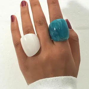 2Pcs Retro Resin Contrast Color Rings, Exaggerated European American Style Fashion Rings for Women