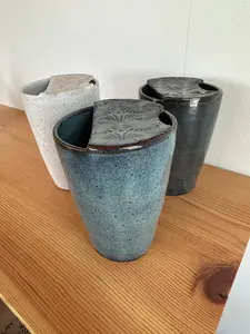 The Libby Handmade Travel Mug – Hand-Thrown Ceramic Cup with Lid – Artisan Pottery for Coffee & Tea On-the-Go