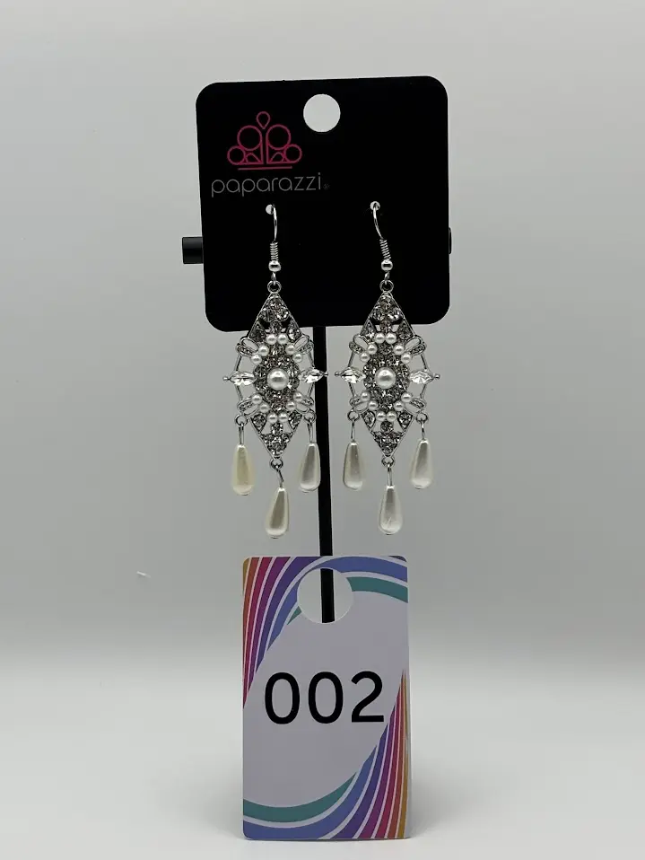 Paparazzi Silver Earrings Model 002 - Fashion Accessory with Unique Design