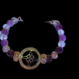 Witch Knot Bracelet with Stones and Quartz - Unique Knot Design & Natural Elements for Everyday Wear or Special Events