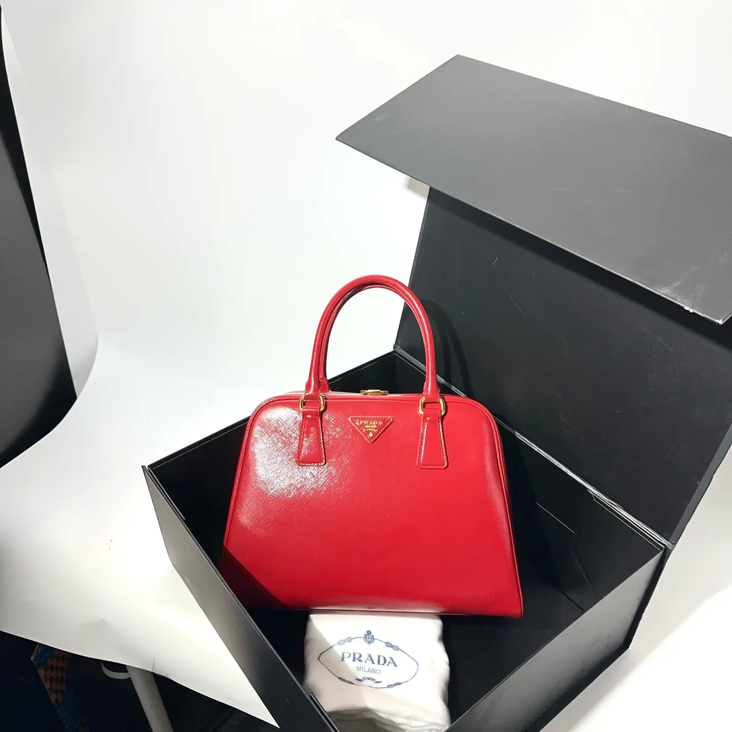 Pre-owned PRADA Red Saffiano Leather Dome Top Handle Satchel 0801 raye 23502765