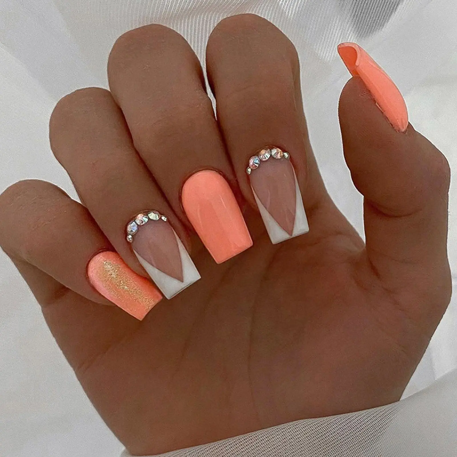 24pcs Trapezoid Nail Art Set, V-Shape French Edge, French Nails with Sparkling Transparent Rhinestones, Sparkly Rhinestones, Bright, Chic and Fresh Style