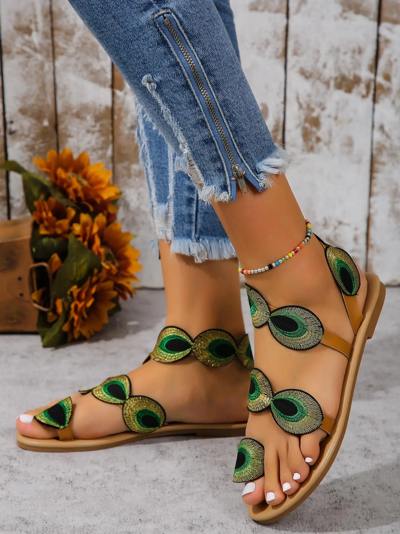 Peacock Feather Embroidery Design Sandals, Boho Style Casual Slip on Flat Sandals for Beach Vacation, Fashion Toe Ring Flat Round Toe Luxury Sandals f