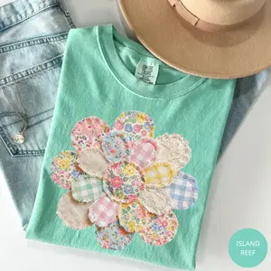 (Print) Comfort Colors Faux Quilted Patchwork Daisy T-Shirt, Floral Graphic Tee, Vintage Aesthetic Flower Top, Cottagecore Shirt