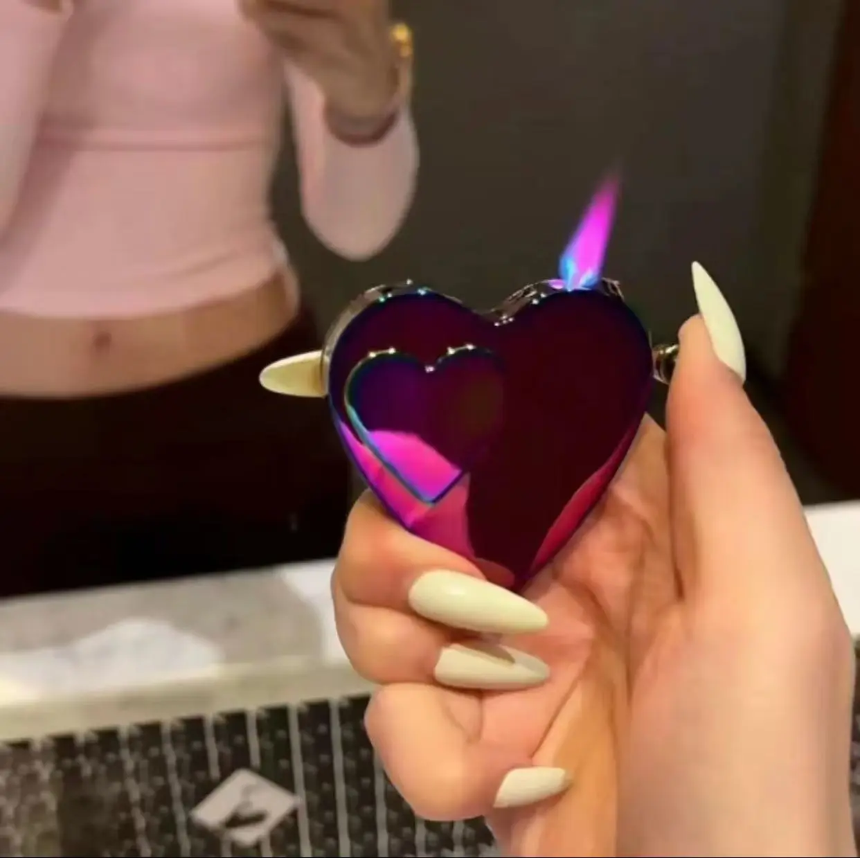 Stress-relieving heart-shaped lighter, creative candle lighter - special Mother's Day edition.Cool No Gas Lighters,Love Shape Red FlameWindproof Lighters, Jet Flame AdjustableFlameRefillable Butane for Girls Men FriendsGifts Colored Ice