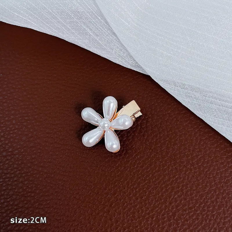 White Flower Hairpin